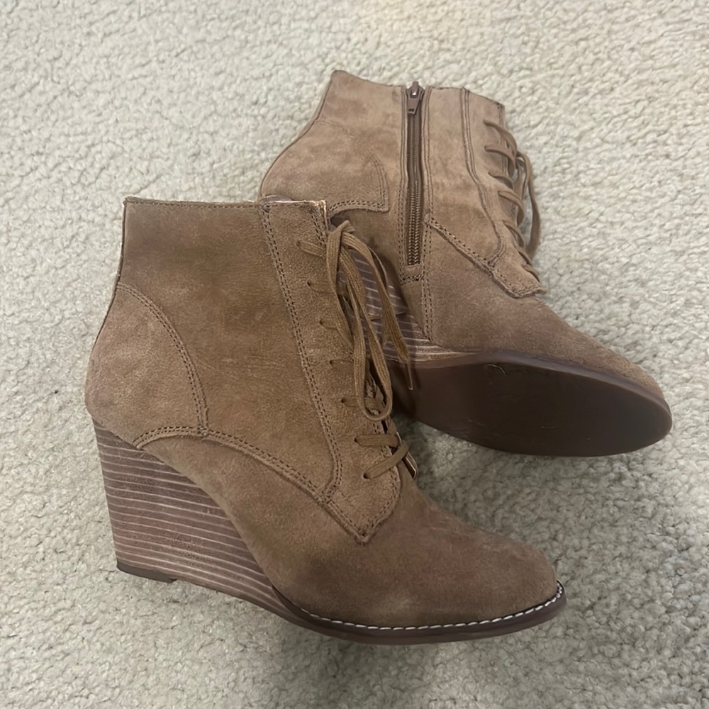 BOGO 1/2 OFF 🛍️ Lucky Brand Suede Lace up Ankle Boots